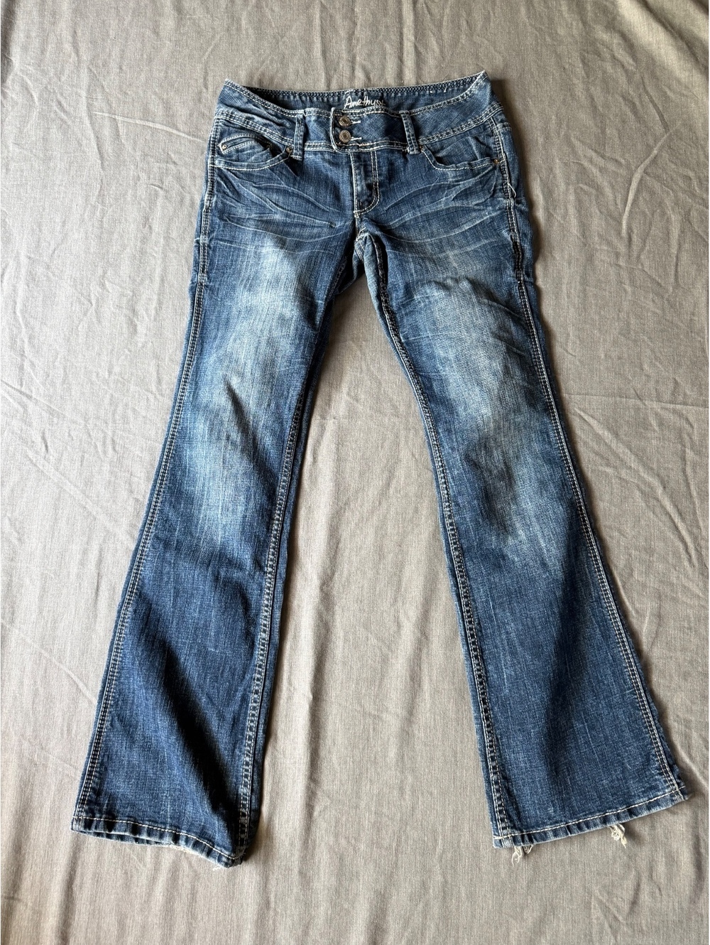 Amethyst Jeans Size 9 Low-Rise Bootcut Denim Jeans Y2K